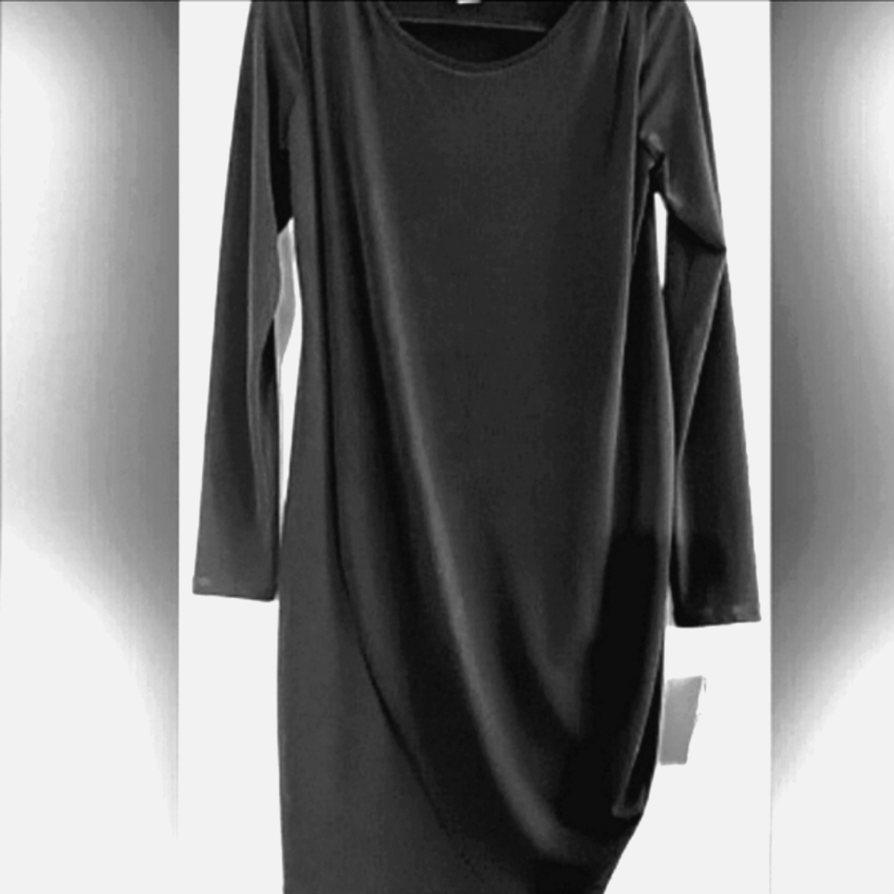 BAR III LONG SLEEVE BLACK FITTED W/DRAPING DRESS SIZE S.